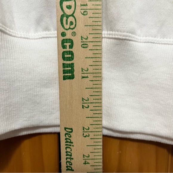 Disney World White Peace Sign Sweatshirt Size Small NWT - Picture 10 of 10